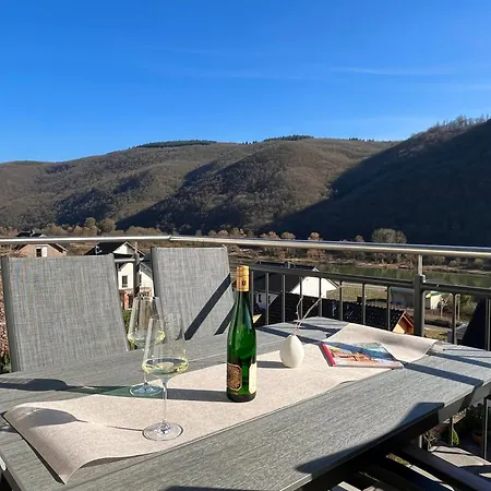 Ferienwohnung Moseltraum, 1-6 Pers, Mit 3 Schlafzimmer Und Panoramabalkon Mueden Exterior photo