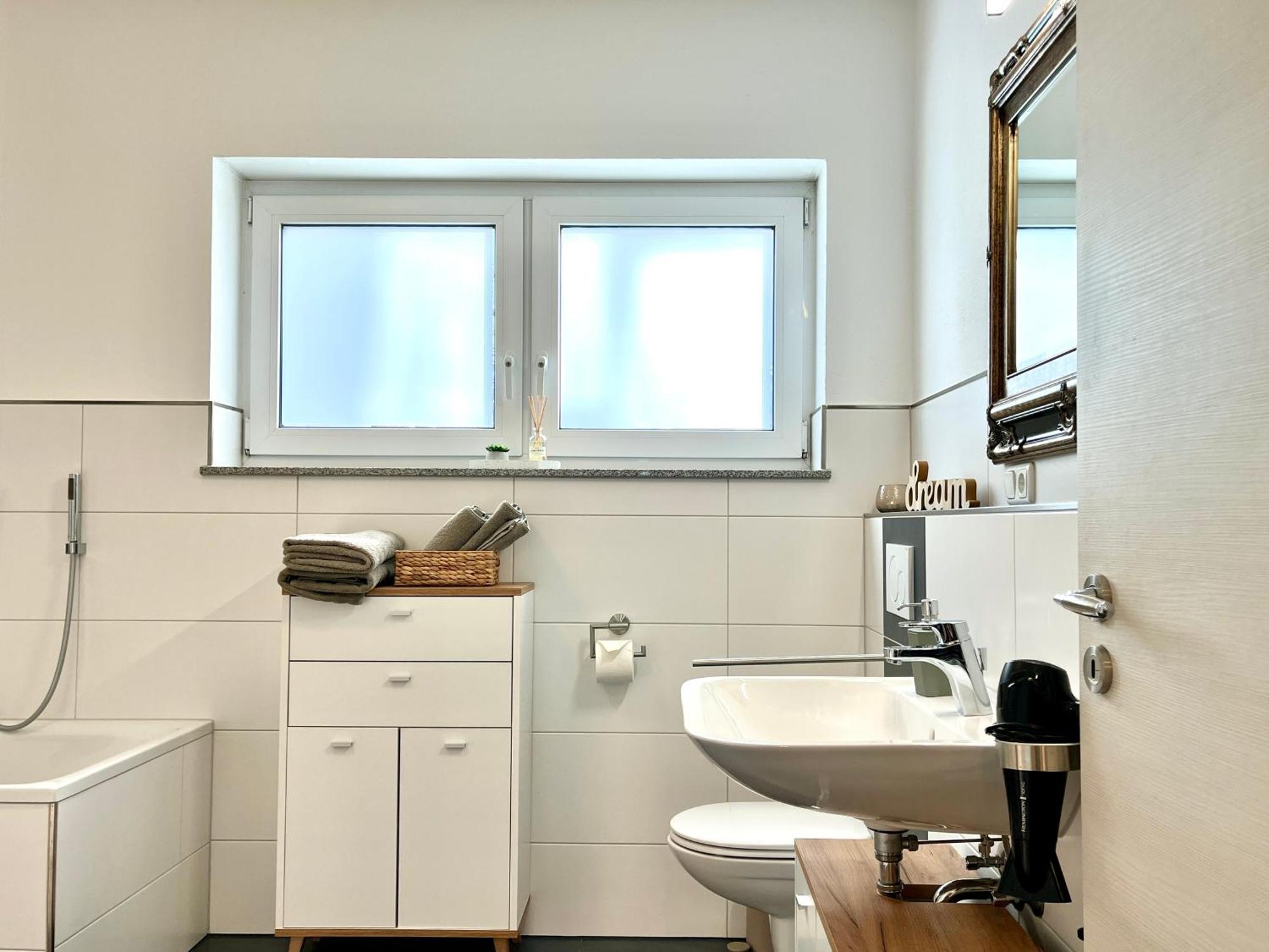 Moseltraum, 1-6 Pers, Mit 3 Schlafzimmer Und Panoramabalkon Apartment Mueden
