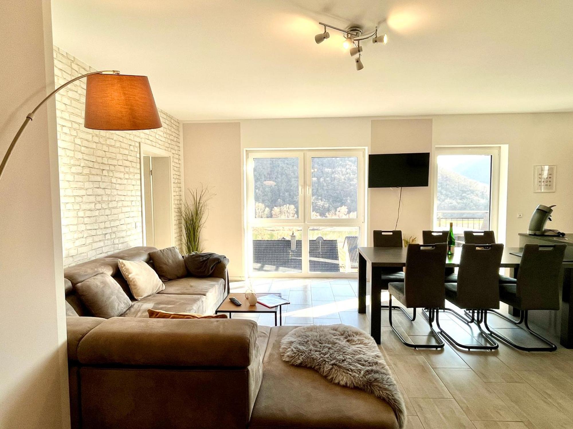 Apartment Moseltraum, 1-6 Pers, Mit 3 Schlafzimmer Und Panoramabalkon *