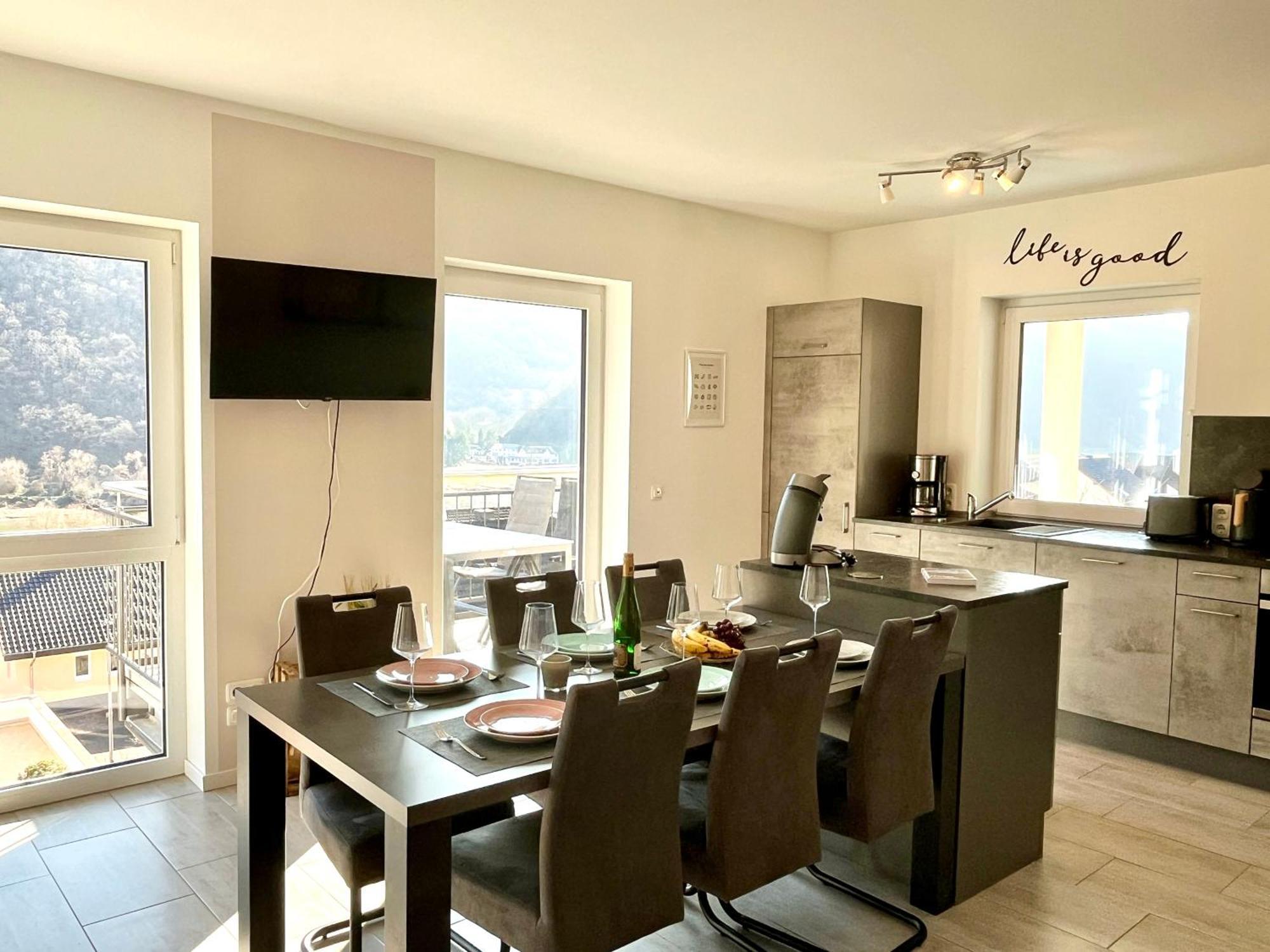 Apartment Moseltraum, 1-6 Pers, Mit 3 Schlafzimmer Und Panoramabalkon *